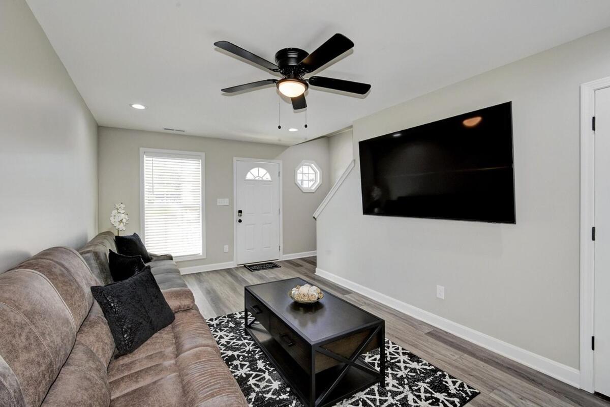 Newly Built Near Downtown *